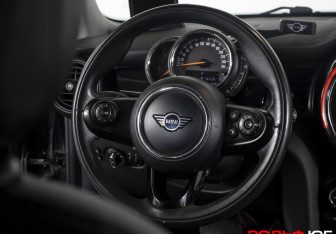 Подержанный автомобиль MINI Hatch 2019 года (13 фото)