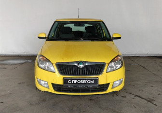 Подержанный автомобиль Skoda Fabia Hatchback 2010 года (2 фото)