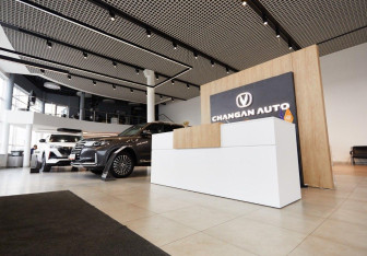 Подержанный автомобиль BMW X1 2011 года (22 фото)