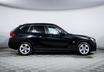 Подержанный автомобиль BMW X1 2010 года (4 фото)