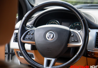 Подержанный автомобиль Jaguar XF Sedan 2014 года (11 фото)