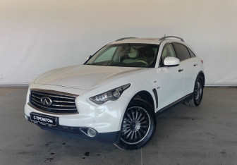 Подержанный автомобиль Infiniti QX70 2014 года (1 фото)