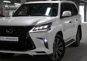 Подержанный автомобиль Lexus LX 2019 года (25 фото)