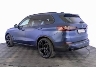 Подержанный автомобиль BMW X5 2019 года (7 фото)