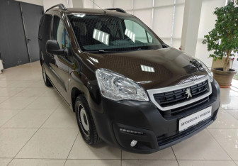 Подержанный автомобиль Peugeot Partner 2021 года (3 фото)