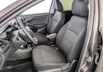 Подержанный автомобиль LADA (ВАЗ) Vesta Sedan 2019 года (20 фото)