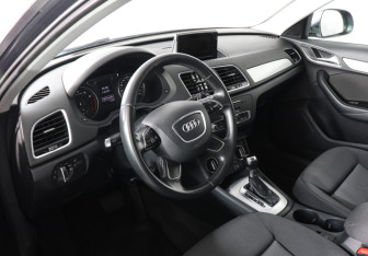 Подержанный автомобиль Audi Q3 2017 года (9 фото)