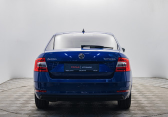 Подержанный автомобиль Skoda Octavia Liftback 2020 года (4 фото)