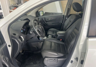 Подержанный автомобиль Renault Koleos 2013 года (9 фото)