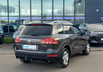 Подержанный автомобиль Volkswagen Touareg 2011 года (5 фото)