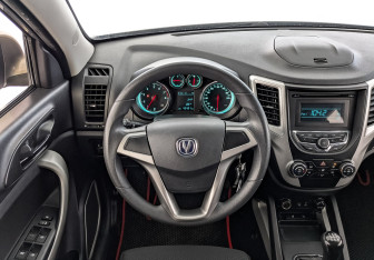 Подержанный автомобиль Changan CS35 2015 года (12 фото)