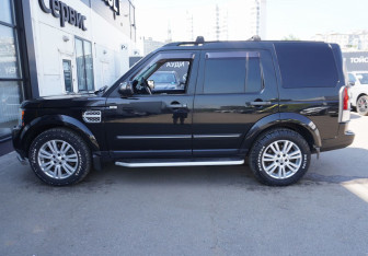 Подержанный автомобиль Land Rover Discovery 2012 года (8 фото)
