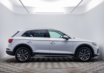 Подержанный автомобиль Audi Q5 2022 года (6 фото)
