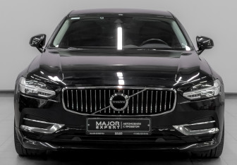 Подержанный автомобиль Volvo S90 2020 года (2 фото)
