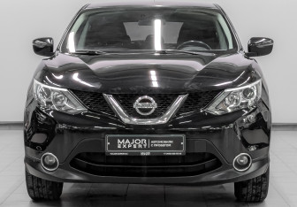 Подержанный автомобиль Nissan Qashqai 2014 года (2 фото)
