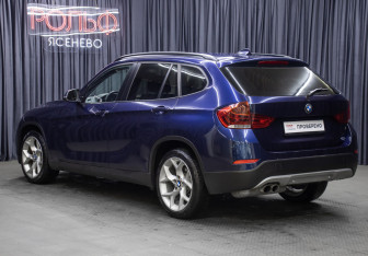 Подержанный автомобиль BMW X1 2013 года (7 фото)