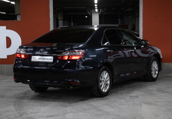 Подержанный автомобиль Toyota Camry Sedan 2016 года (5 фото)