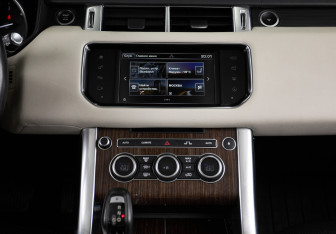 Подержанный автомобиль Land Rover Range Rover Sport 2016 года (19 фото)