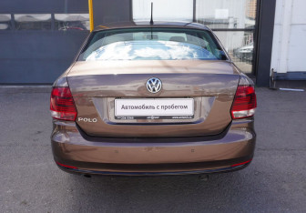 Подержанный автомобиль Volkswagen Polo Sedan 2015 года (6 фото)