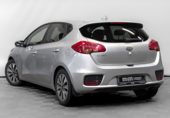 Подержанный автомобиль Kia Ceed Hatchback 2017 года (7 фото)