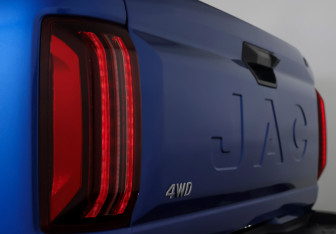 Подержанный автомобиль JAC T9 2024 года (23 фото)