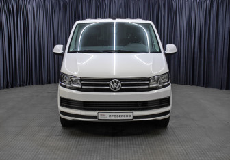 Подержанный автомобиль Volkswagen Caravelle 2019 года (2 фото)
