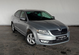 Подержанный автомобиль Skoda Octavia Liftback 2017 года (3 фото)