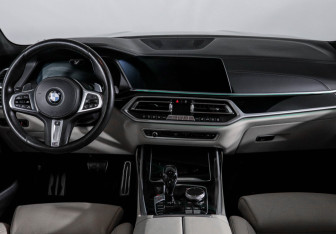 Подержанный автомобиль BMW X7 2019 года (12 фото)