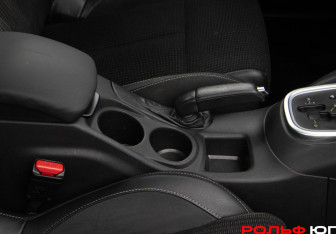 Подержанный автомобиль Citroen C4 Hatchback 2011 года (18 фото)