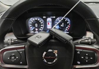 Подержанный автомобиль Volvo XC40 2018 года (18 фото)