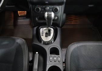 Подержанный автомобиль Nissan Qashqai 2013 года (17 фото)