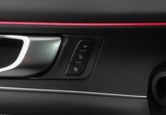 Подержанный автомобиль Changan UNI-K 2023 года (23 фото)