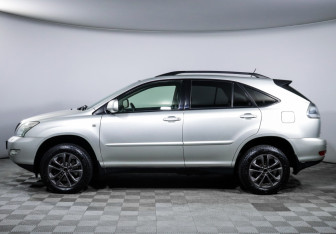 Подержанный автомобиль Lexus RX 2004 года (8 фото)