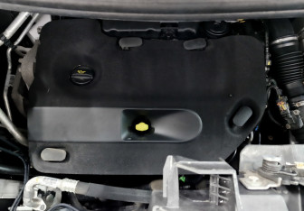 Подержанный автомобиль Peugeot Traveller 2022 года (9 фото)