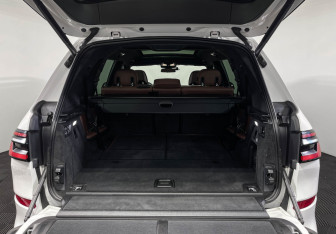 Подержанный автомобиль BMW X7 2022 года (9 фото)