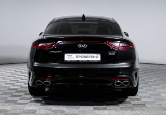 Подержанный автомобиль Kia Stinger 2018 года (6 фото)