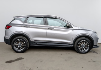 Подержанный автомобиль Geely Coolray 2023 года (4 фото)