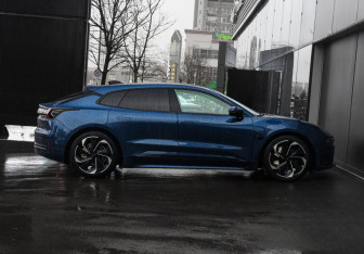 Подержанный автомобиль Zeekr 001 2023 года (4 фото)