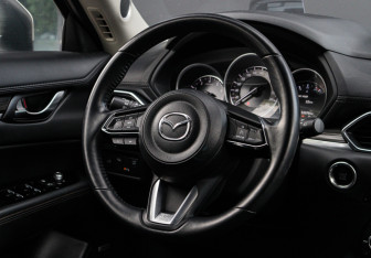 Подержанный автомобиль Mazda CX-5 2021 года (11 фото)