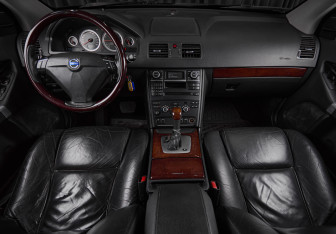 Подержанный автомобиль Volvo XC90 2012 года (9 фото)