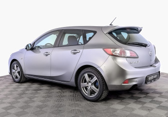 Подержанный автомобиль Mazda 3 Hatchback 2012 года (7 фото)