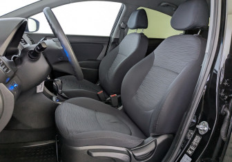 Подержанный автомобиль Hyundai Solaris Sedan 2015 года (18 фото)