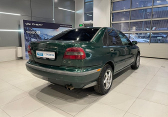Подержанный автомобиль Volvo S40 1999 года (4 фото)