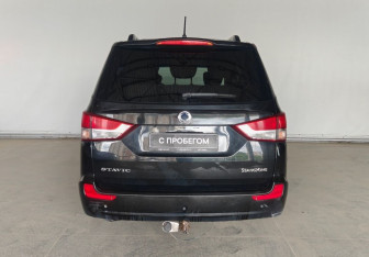 Подержанный автомобиль SsangYong Stavic 2013 года (5 фото)