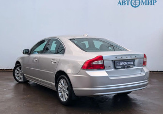 Подержанный автомобиль Volvo S80 2011 года (7 фото)