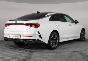 Подержанный автомобиль Kia K5 2020 года (5 фото)