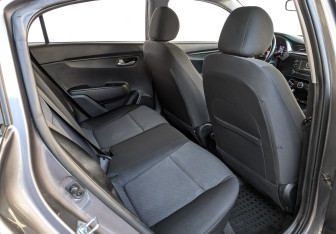 Подержанный автомобиль Kia Rio Hatchback 2021 года (16 фото)