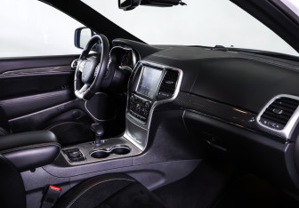 Подержанный автомобиль Jeep Grand Cherokee 2014 года (11 фото)