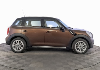Подержанный автомобиль MINI Countryman 2015 года (4 фото)