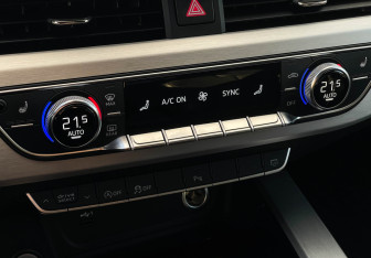 Подержанный автомобиль Audi A4 Sedan 2020 года (16 фото)